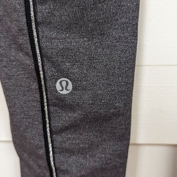 Lululemon | Grey Reflective Speed Up Tight Legging Size 6 - Picture 6 of 9